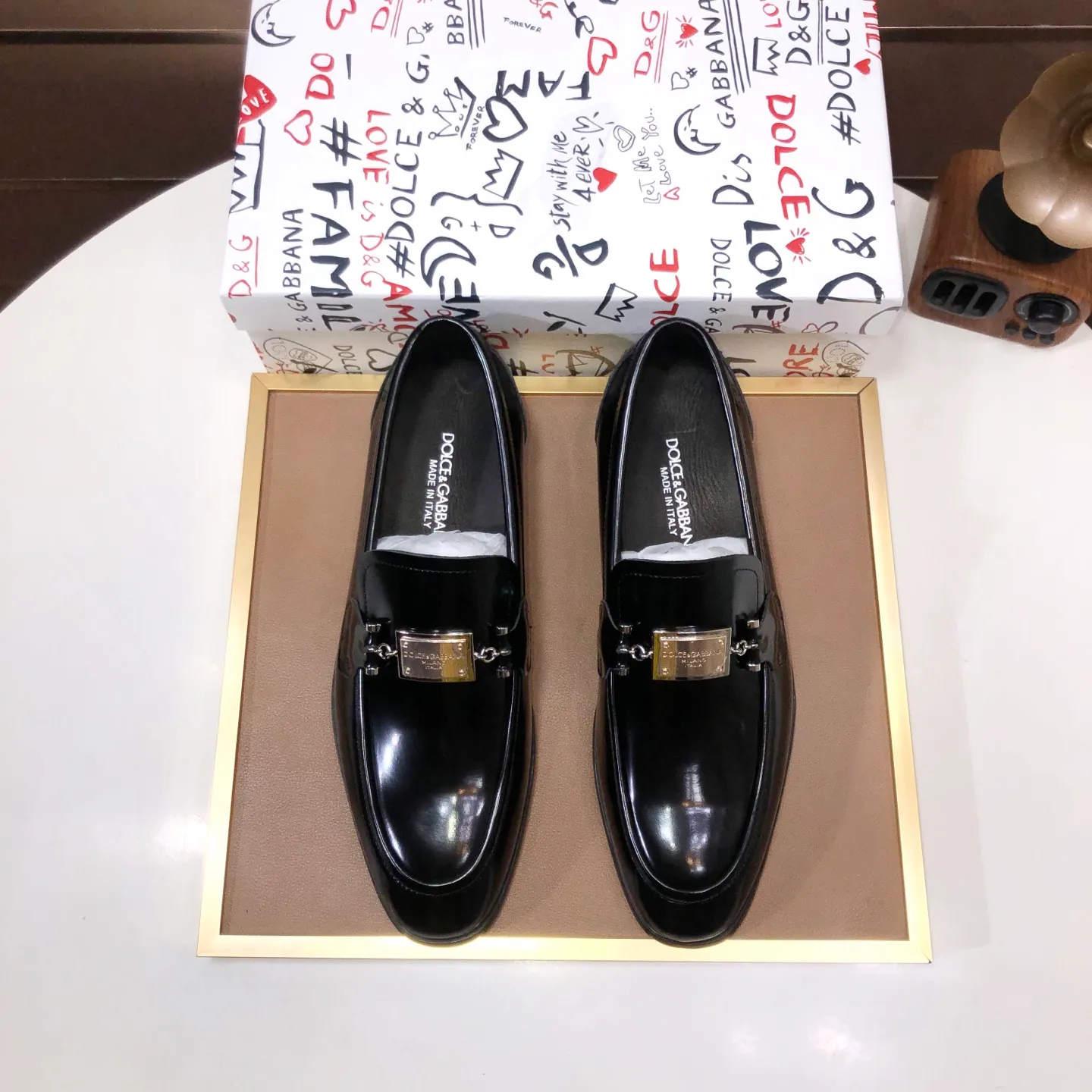 Ex-factory price 500💰DG top quality🔍🔍men's new leather shoes🚹Sold simultaneously at counters⚠Shoe uppers are imported cowhide from Italy, fully imported cowhide lining, imported accessories💪💪, completely 1⃣️ to 1⃣️replica🇮🇹 💪💪, ⚠Sole: The original sole is specially provided by the original factory, the exclusive movable molded sole is super comfortable, ⚠The original factory follows the order, 🔍🔍high quality, you can enter and exit the counter at will, welcome to compare ⚠Number of sizes: 38-44 (45 customized)
